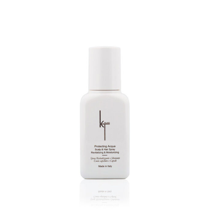 KT Milano Protecting Acqua для кожи головы и волос Protecting Acqua — это многофункциональный освежающий спрей для волос, который защищает волосы и кожу головы от ежедневного стресса и воздействия высоких температур. Его лёгкая увлажняющая формула помогает поддерживать баланс микробиома кожи головы, предотвращает сухость и успокаивает жирную или чувствительную кожу.