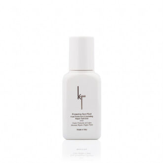 Protecting Sani Fluid – спрей нового поколения с многофункциональным действием, который остаётся на волосах и защищает их от высоких температур (до 230 °C), механического стресса и агрессивных внешних факторов. Он глубоко увлажняет, выравнивает поверхность волос и уменьшает пушистость без утяжеления.