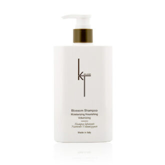 A luxurious shampoo enriched with antioxidant botanical extracts and hyaluronic acid-based hydration to revive dry and lifeless hair.